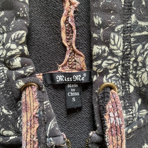 MISS ME BLACK HOODIE SIZE SMALL - Picture 3 of 3